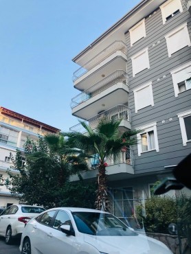 Alanya Güllerpınar'nda 1+1 Satılık Daire