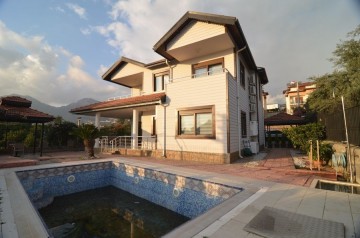 Alanya Oba Mahallesinde Havuzlu Satılık  4+1 Villa